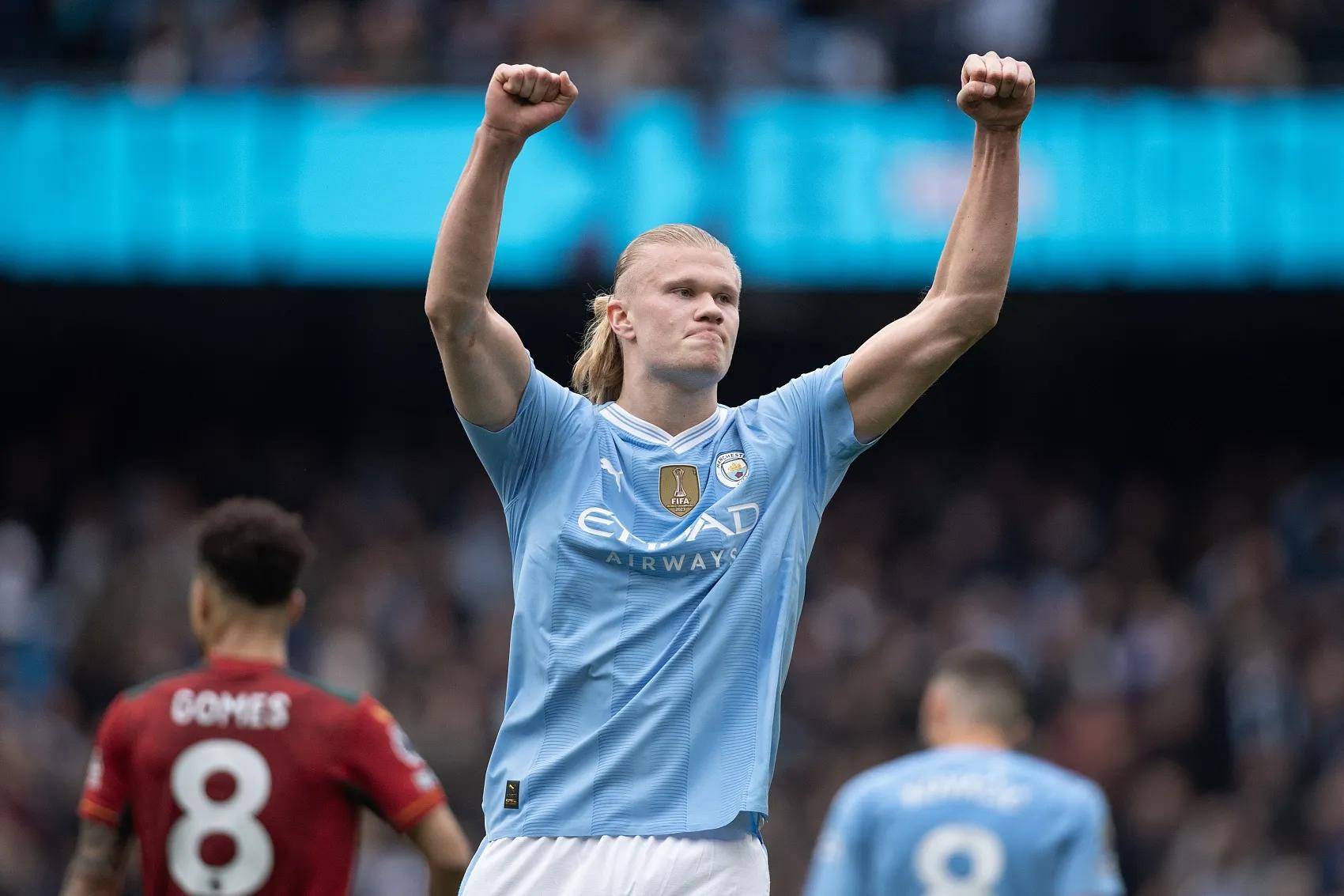 克罗斯：绿茵场上的精准指挥官（克罗斯：中场精确制导者）