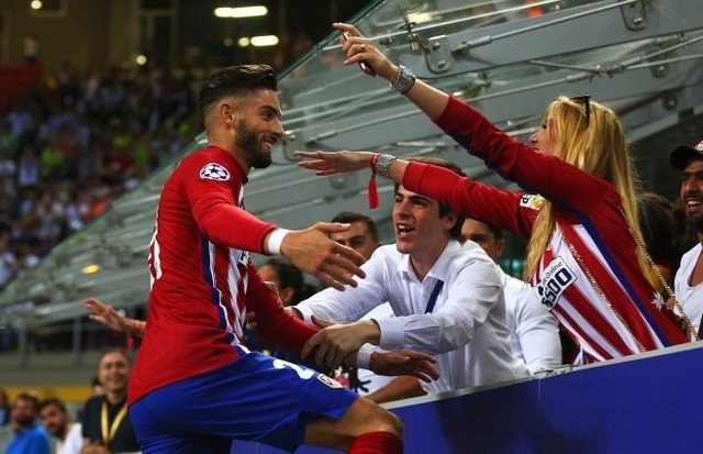 乌克兰近些年同瑞典正赛交手两次，两战全胜保持不败（近年乌克兰与瑞典正赛两度交锋，保持全胜战绩）