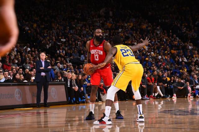 埃尔切主帅：皇马第二个进球明显犯规在先（埃尔切主帅质疑判罚：皇马第二球前有明显犯规）