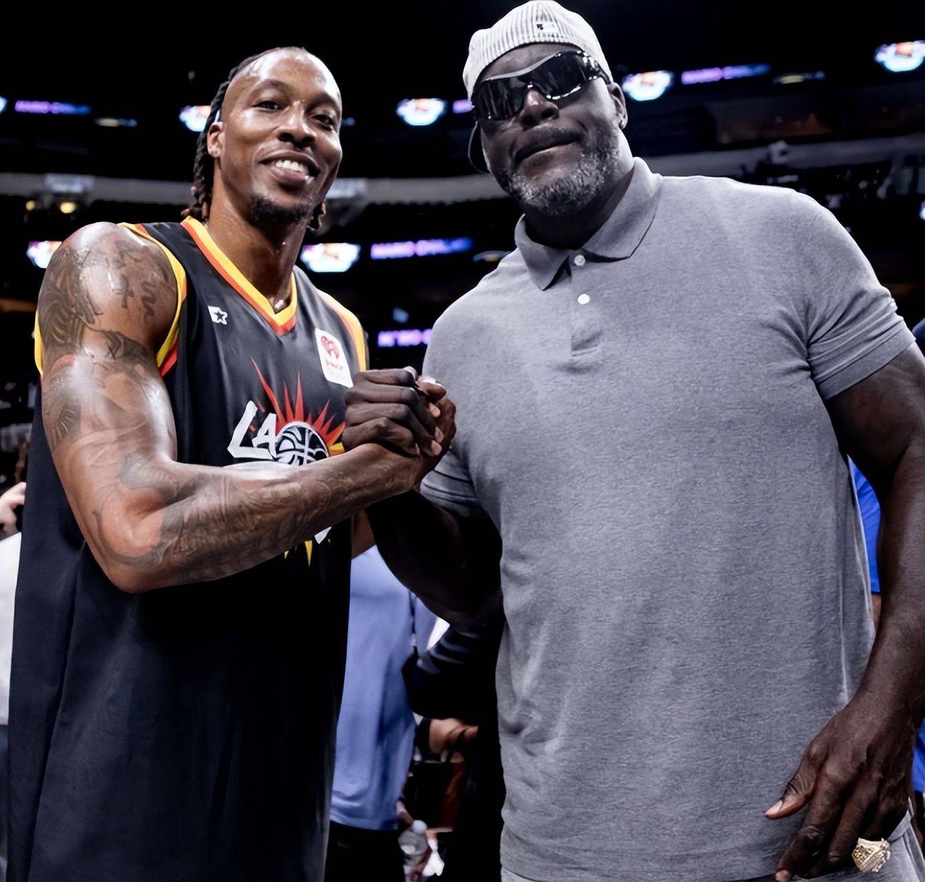 进攻受阻！灰熊半场无人得分上双，三分命中率仅为13.3%（灰熊半场哑火：无一人得分上双，三分仅13.3%）