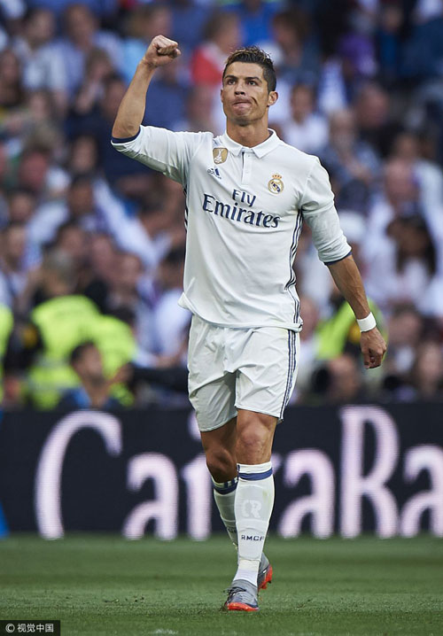 美因茨主帅：战胜拜仁并不是没可能，球队要保持积极心态面对（美因茨主帅：击败拜仁并非不可能，全队需以积极心态迎战）