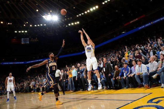 凯尔特人延续强势争冠势头（凯尔特人强势续写冲冠势头）