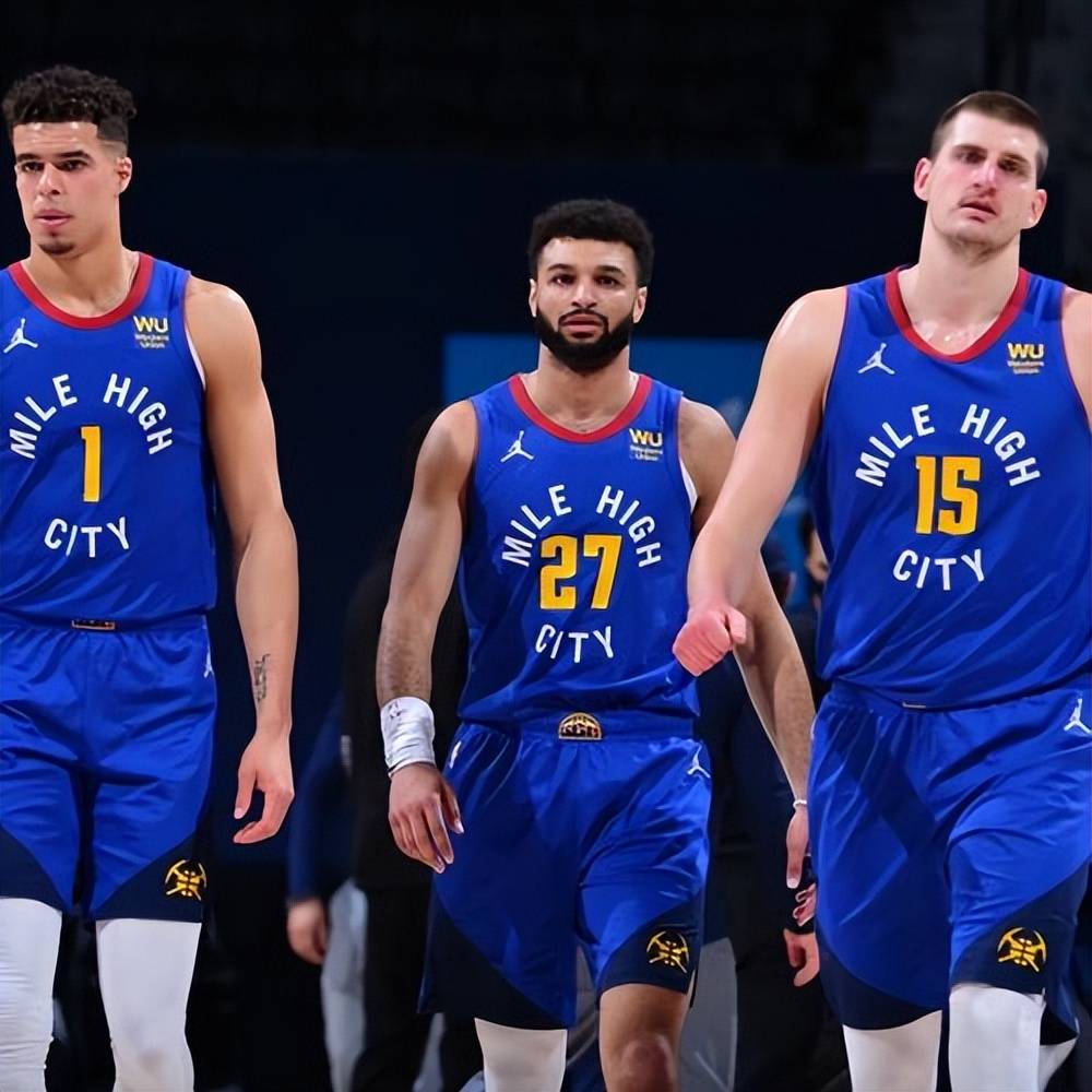 哈登：我和伦纳德的沟通很好，但光靠沟通是赢不了比赛的（哈登称与伦纳德交流顺畅，但仅凭沟通无法取胜）