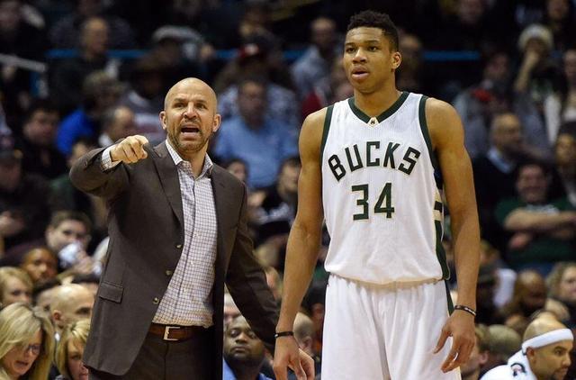 浙江广厦4分险胜！新赛季开门红，塔克首秀22分7篮板，孙铭徽12分（广厦开门红险胜4分，塔克首秀22分7篮板，孙铭徽贡献12分）