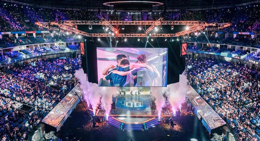 她以敏锐的 她以敏锐的